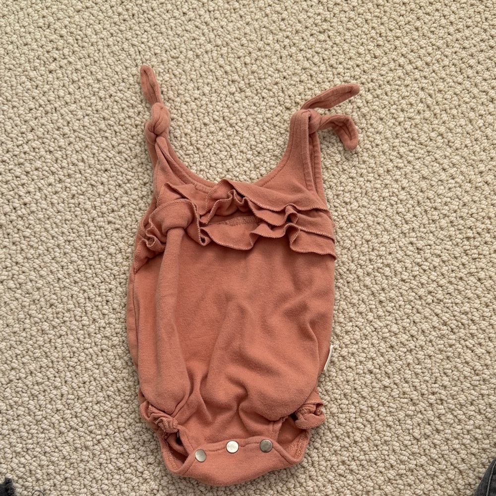 L'ovedbaby Ruffled Bodysuit in Warm Rust
